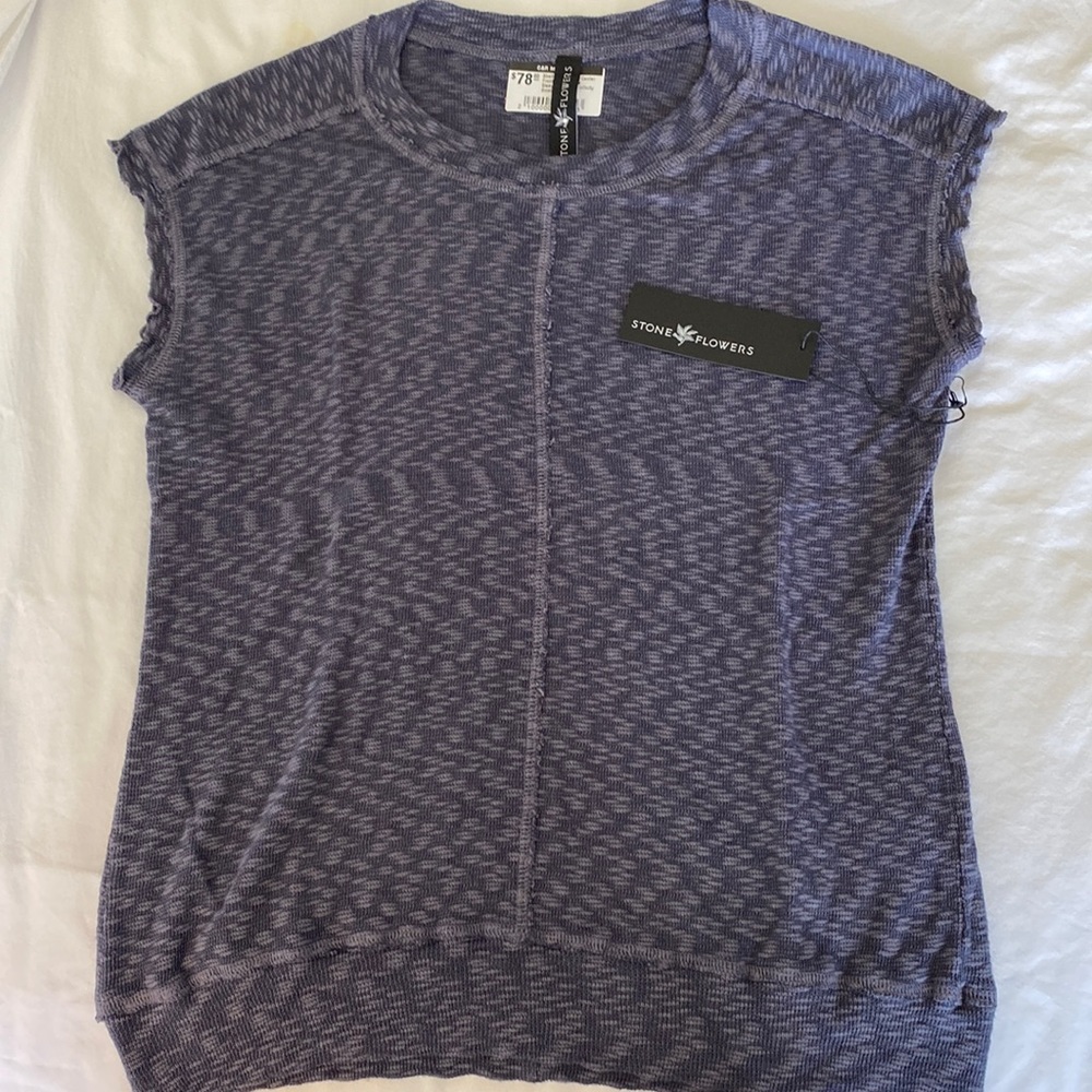 STONE FLOWERS SLEEVELESS KNIT TOP SIZE SMALL